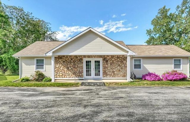27 Spruce Ridge Drive, Fishkill, NY 12524