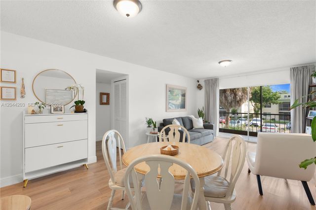 4161 NW 90th Ave 206, Coral Springs, FL 33065