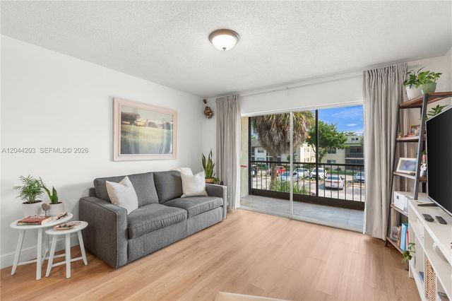 4161 NW 90th Ave 206, Coral Springs, FL 33065