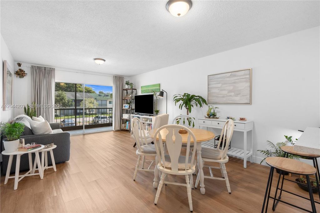 4161 NW 90th Ave 206, Coral Springs, FL 33065