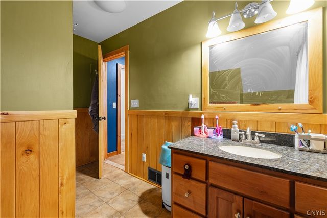 5 Dennison Avenue, Whitestown, NY 13492