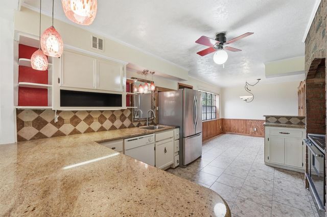 21992 Highway 321, Cleveland, TX 77327