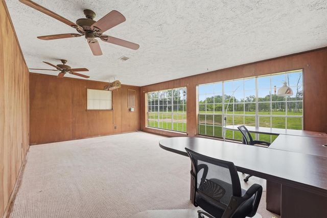 21992 Highway 321, Cleveland, TX 77327