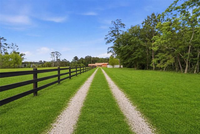 21992 Highway 321, Cleveland, TX 77327