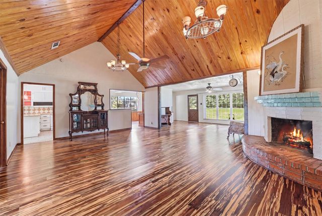 21992 Highway 321, Cleveland, TX 77327