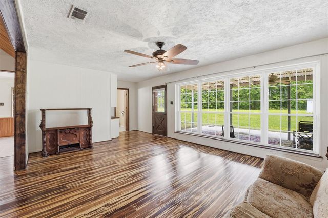 21992 Highway 321, Cleveland, TX 77327