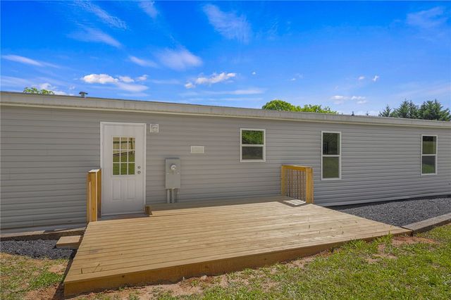 375 Griggs Road, Six Mile, SC 29682