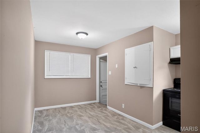 7748 Paddington Drive, St Louis, MO 63121