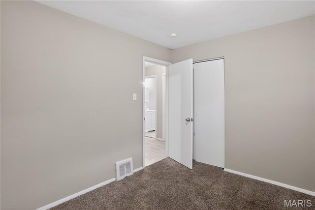 7748 Paddington Drive, St Louis, MO 63121