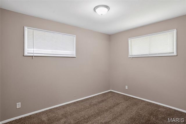 7748 Paddington Drive, St Louis, MO 63121