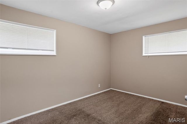 7748 Paddington Drive, St Louis, MO 63121