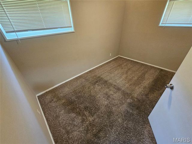 7748 Paddington Drive, St Louis, MO 63121