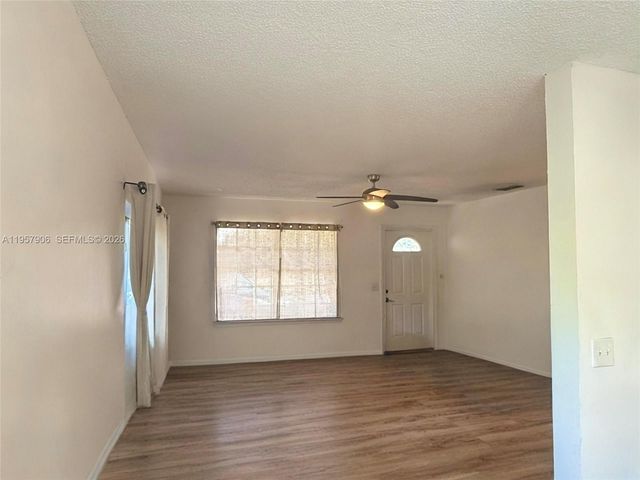 2671 NW 87th Ln, Sunrise, FL 33322