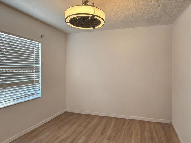 2671 NW 87th Ln, Sunrise, FL 33322