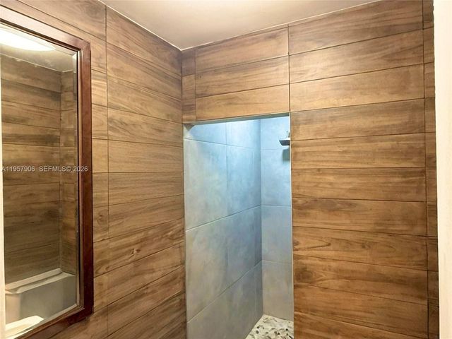 2671 NW 87th Ln, Sunrise, FL 33322