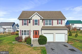 103 HUTTONS VIREO DR, Martinsburg, WV 25405