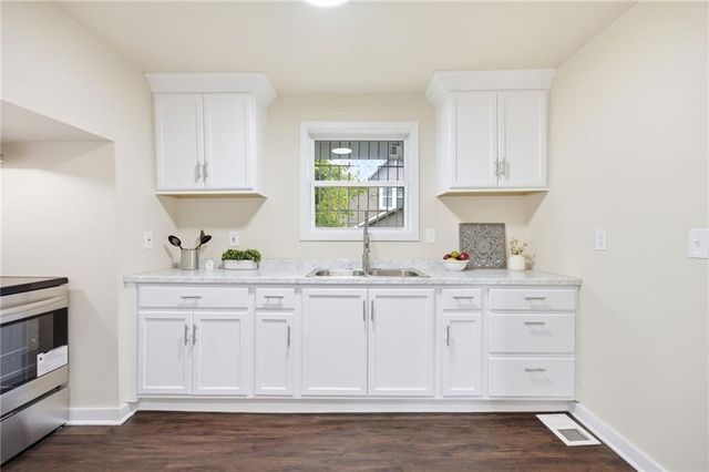 1047 Quindaro Boulevard, Kansas City, KS 66104