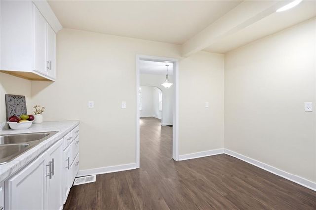 1047 Quindaro Boulevard, Kansas City, KS 66104