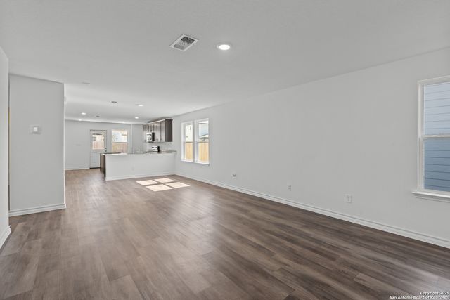 914 Bluegrass Point, New Braunfels, TX 78130