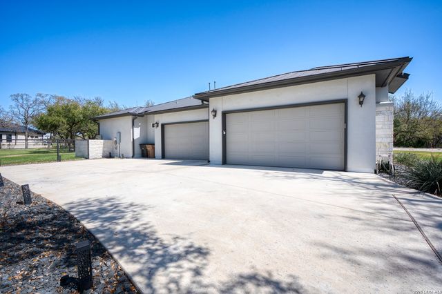 916 JENNY LEIGH TRL, Bulverde, TX 78163