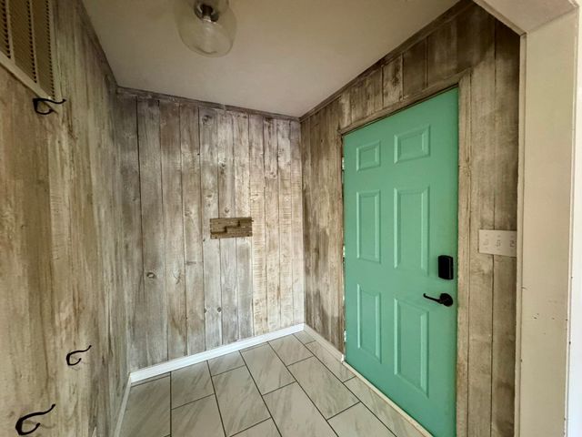 275 S Spring Street, Melbourne, AR 72556