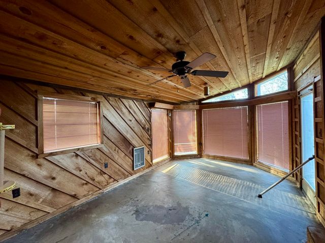 275 S Spring Street, Melbourne, AR 72556