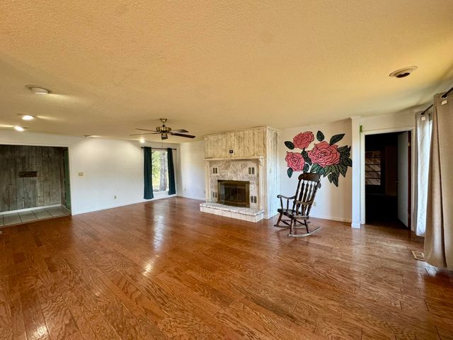 275 S Spring Street, Melbourne, AR 72556