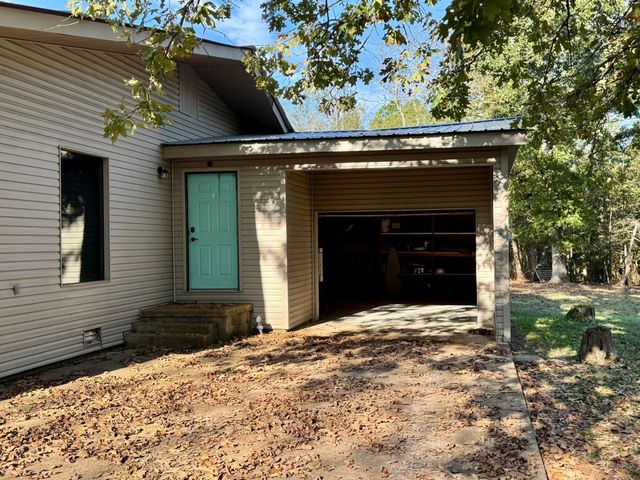 275 S Spring Street, Melbourne, AR 72556