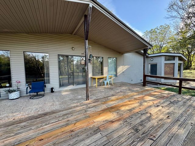 275 S Spring Street, Melbourne, AR 72556