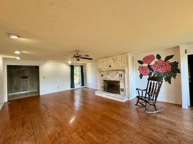 275 S Spring Street, Melbourne, AR 72556