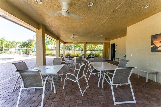 529 VISTA RIDGE DR, Ruskin, FL 33570