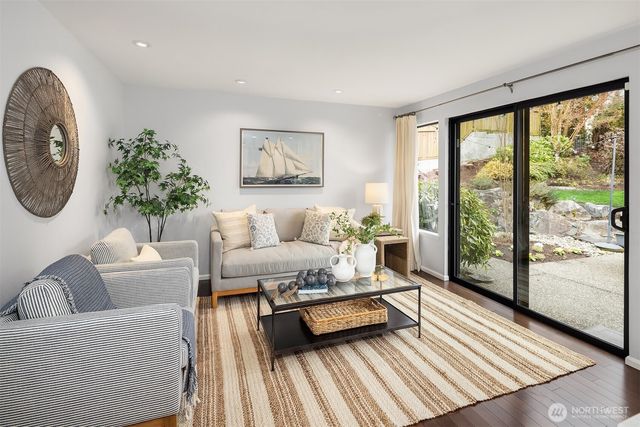 18430 NE 15th Place, Bellevue, WA 98008