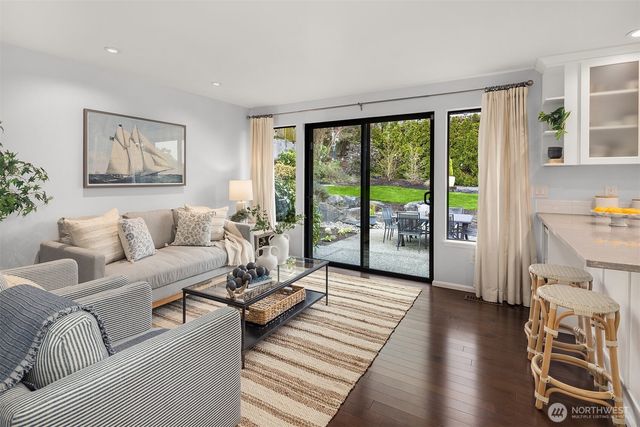 18430 NE 15th Place, Bellevue, WA 98008