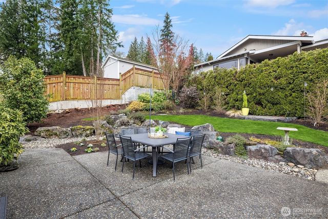 18430 NE 15th Place, Bellevue, WA 98008
