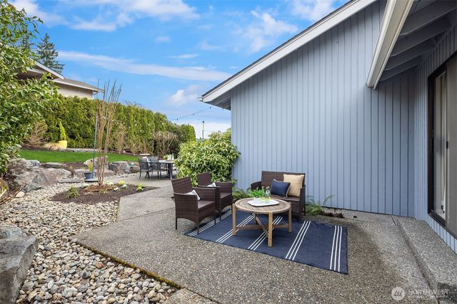 18430 NE 15th Place, Bellevue, WA 98008