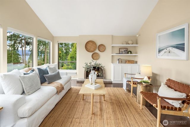 18430 NE 15th Place, Bellevue, WA 98008