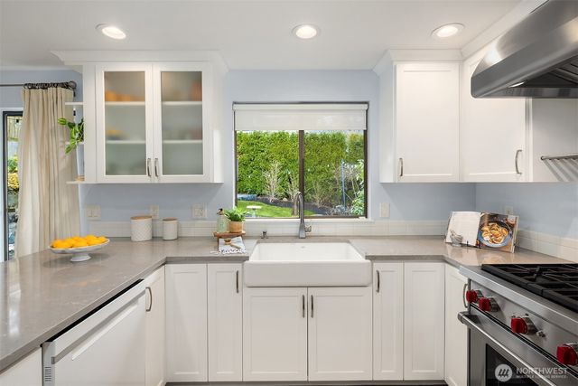 18430 NE 15th Place, Bellevue, WA 98008