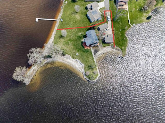 2384 HICKORY LANE, Oshkosh, WI 54901