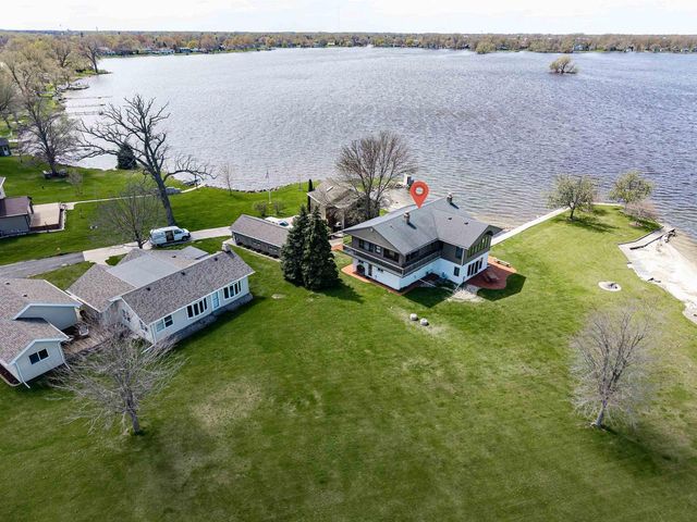 2384 HICKORY LANE, Oshkosh, WI 54901