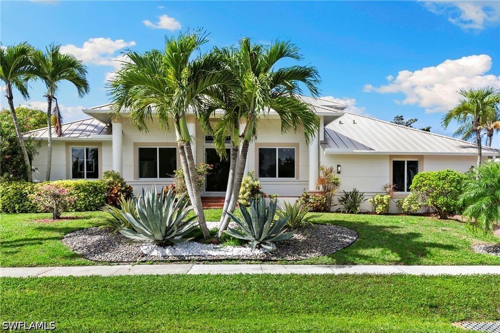 741 Holly CT, Marco Island, FL 34145