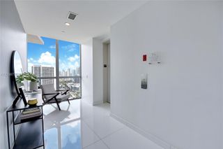 1100 Biscayne Blvd 3205, Miami, FL 33132