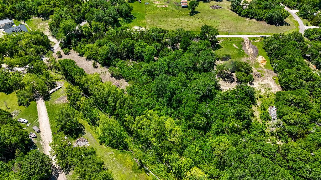 308 Canyon Creek Lane, Tom Bean, TX 75489