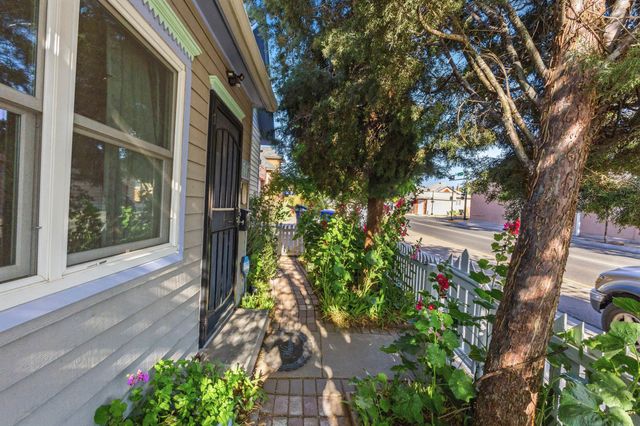 517 Coal Avenue SE, Albuquerque, NM 87102