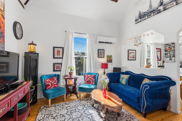 517 Coal Avenue SE, Albuquerque, NM 87102