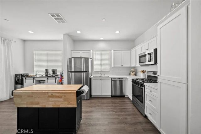 2836 La Calle Audaz, Rosamond, CA 93560