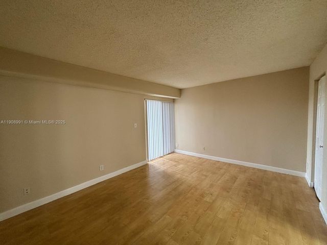 7610 Westwood Dr 105, Tamarac, FL 33321