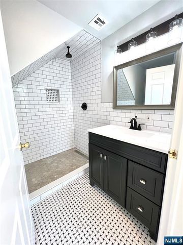 9 Park Avenue 2B, Rutherford, NJ 07070