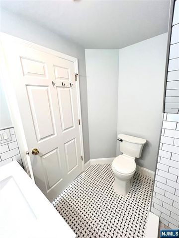 9 Park Avenue 2B, Rutherford, NJ 07070