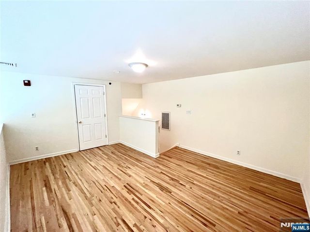 9 Park Avenue 2B, Rutherford, NJ 07070