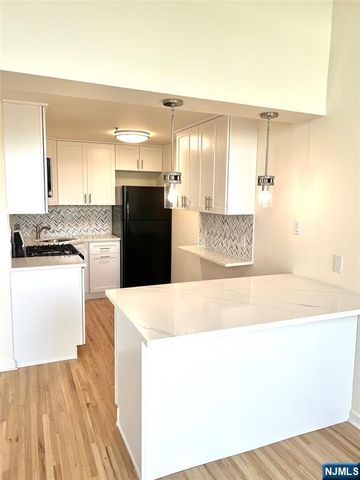 9 Park Avenue 2B, Rutherford, NJ 07070